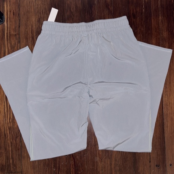 SOLD - Scrubstar Women's Active Stretch Fabric 3 Pocket V-Neck Scrub Top Gray - Picture 13 of 15